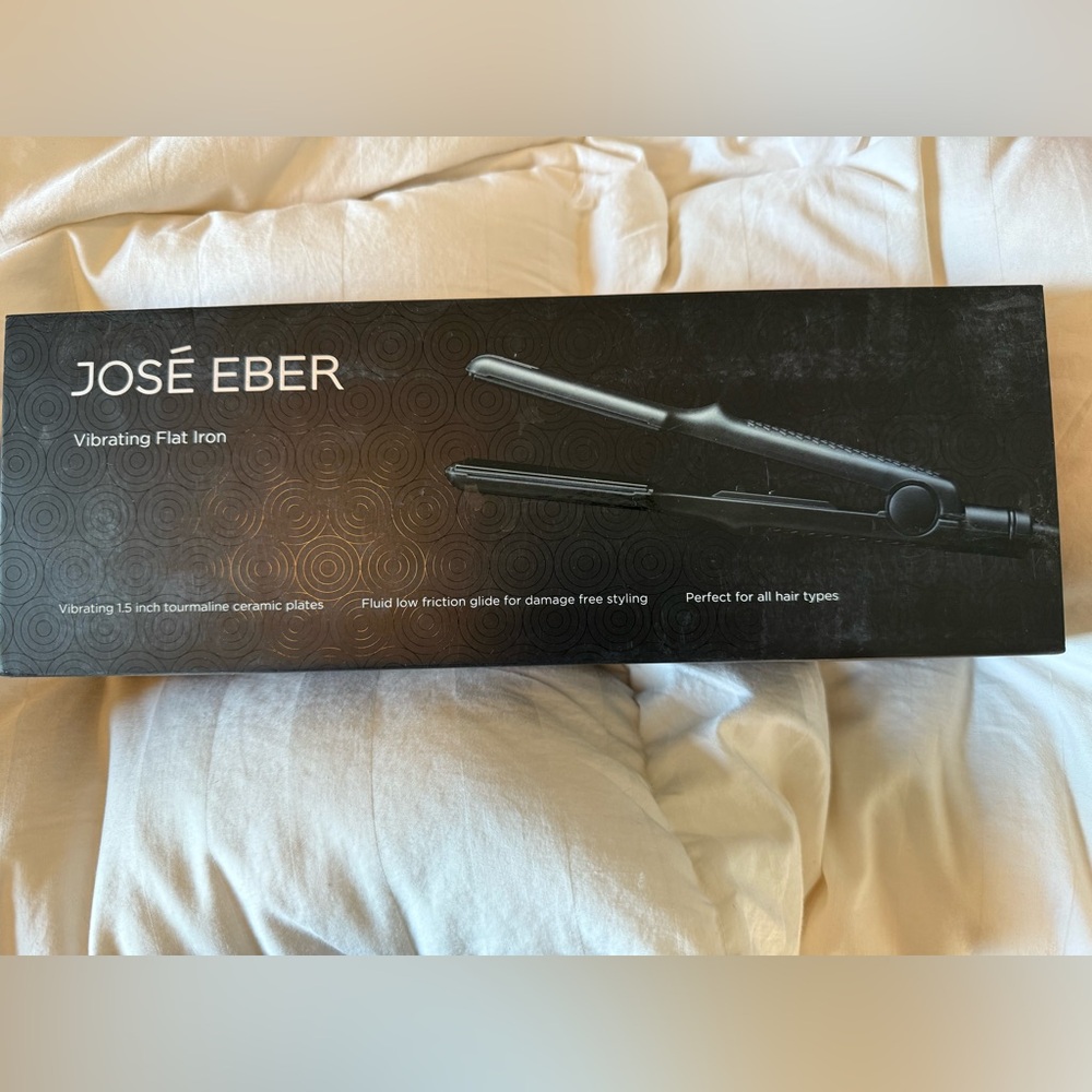 🖤NIB Jose eber vibrating hair straighter flat iron 🖤